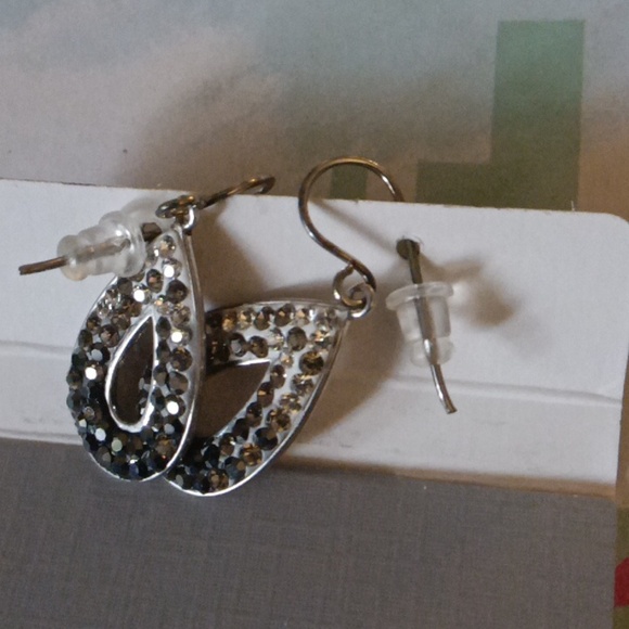 Ear Rings - Picture 2 of 4